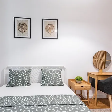 Apartment Vertigo One Bedroom Apartment-free Private Parking