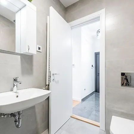 Vertigo One Bedroom Apartment-free Private Parking